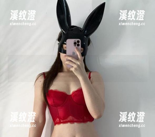 铁锤姐姐 微密圈 - 铁锤姐姐的辣眼睛写真更新,满满的戏谑和勇气!