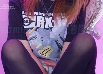 铭铭kizami的VR装，观看图包，脑洞开到飞起！