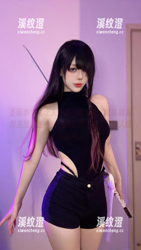 圣诞季节总让人兴奋，阿九从不咕咕的私房美图就像一枚巧克力包，诱人又让人细细品味。