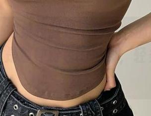 微密圈 – 如果校服是个色调，那陈佩奇的图包一定是那种粉色的憧憬，轻柔而模糊，噢！