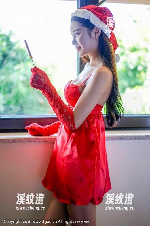 青豆客 - 我爱这系列施忆佳Kitty酱的制服，合集里的每一张图片都有一种说不出的吸引力，尤其是那种姿态