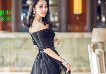 青豆客 – 在沛沛Eankei的网袜写真中，寻味“为何感觉双腿有了意识”的神奇！