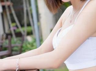 魅妍社 – 写真看王曼妮好Q，居家的气息总是带着些小巧思，要么是窗帘，要么是那个慵懒的午后。